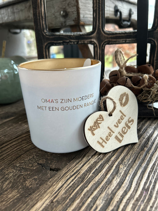 SOJAKAARS - OMA'S ZIJN MOEDERS MET EEN GOUDEN RANDJE - GEUR: FRESH COTTON