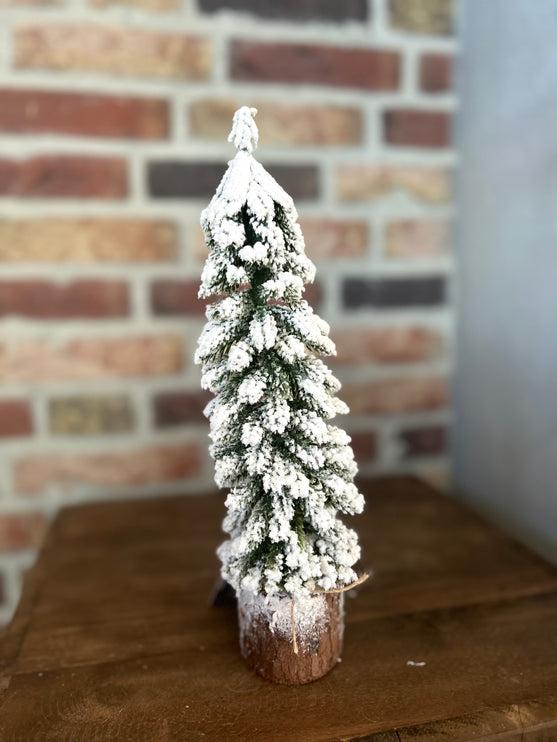 Kerstboom met sneeuw M
