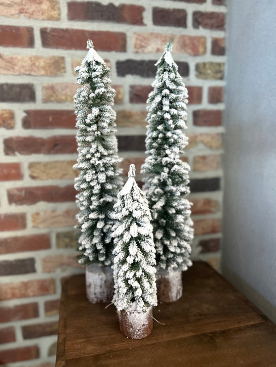 Kerstboom met sneeuw M