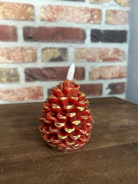 Dennenappel met led kaars