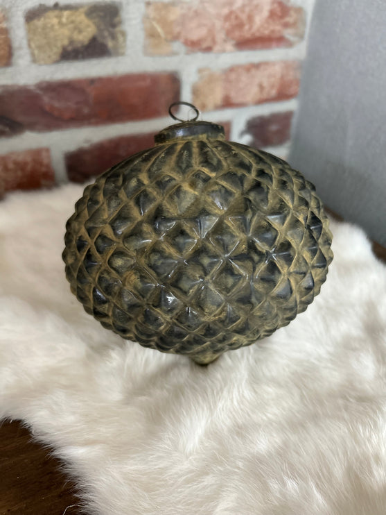 Ornament L
