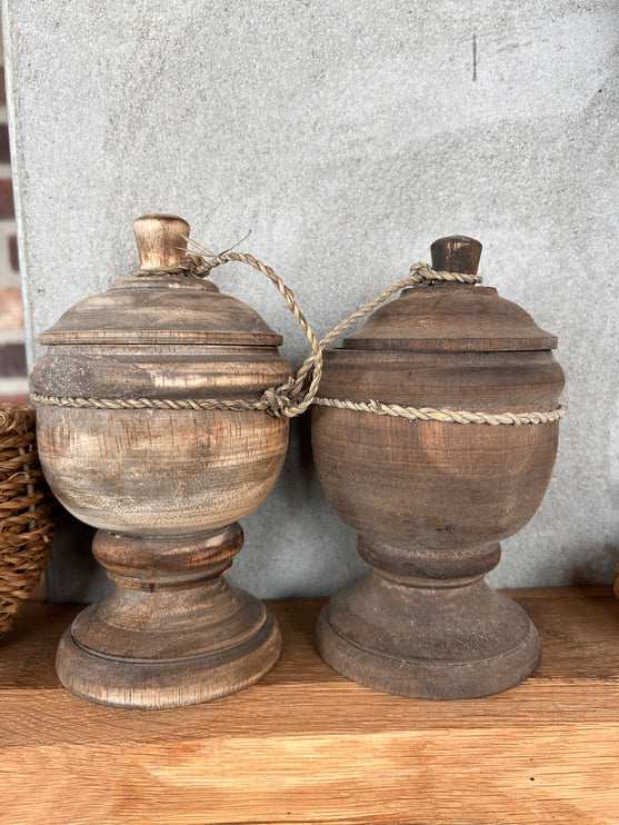 Houten potje op pootje met deksel 18 cm