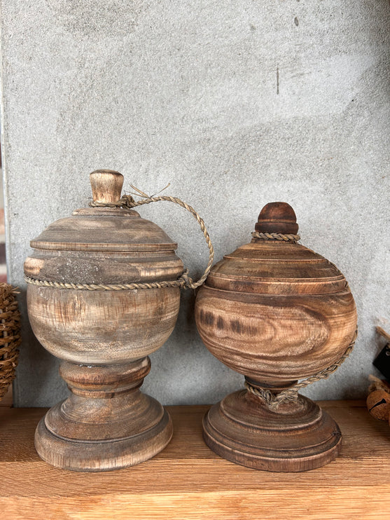 Houten potje op pootje met deksel 18 cm