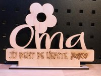 Tekstbordje oma op voetstuk